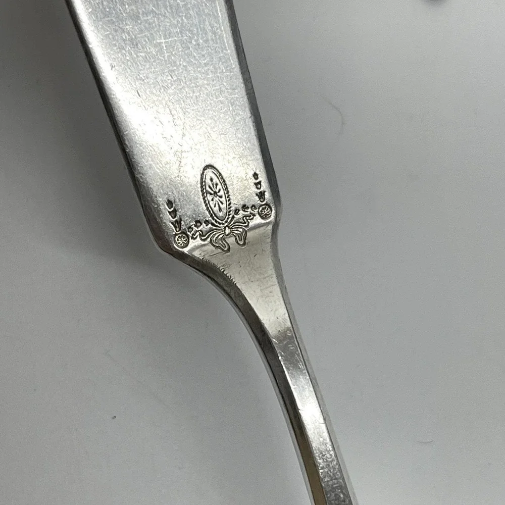 Vtg 1917 Oneida Community Plate Adam Pattern 6 Teaspoons & Butter Knife Monogram